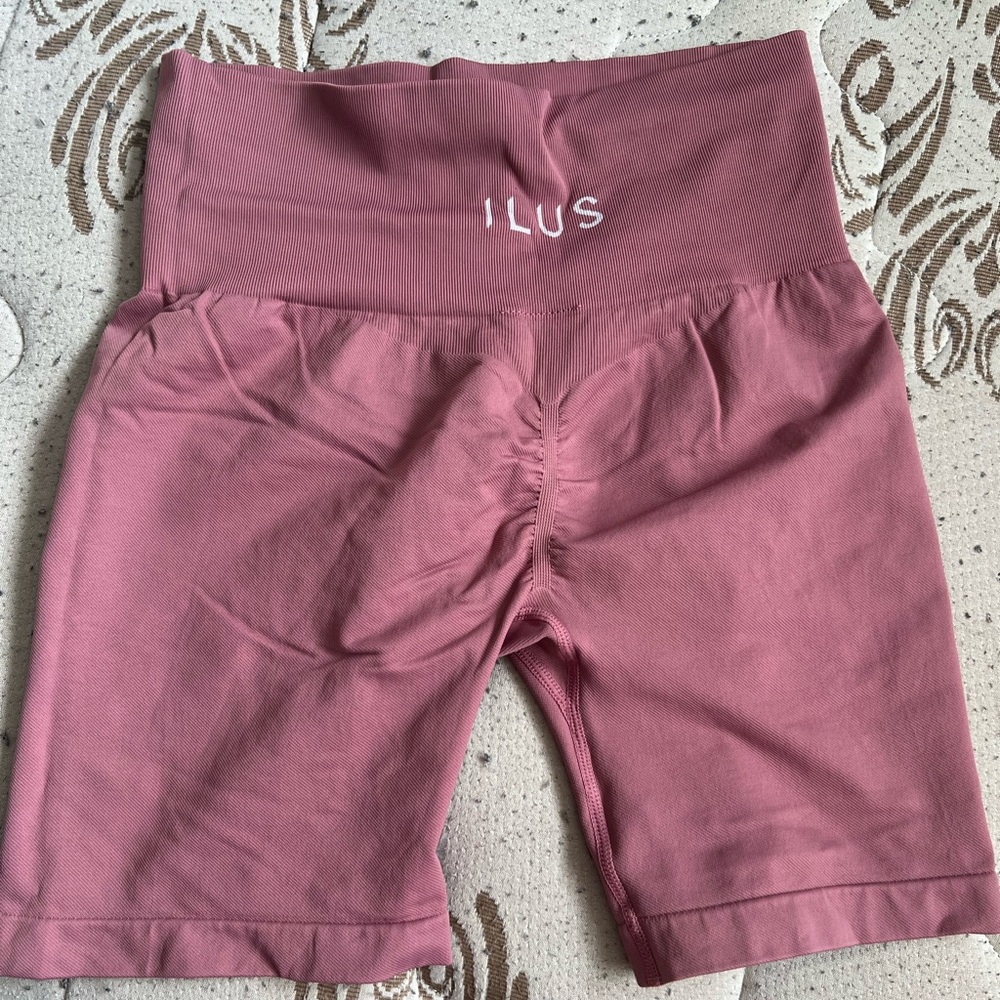 ILUS Pink High-Waisted Shorts
